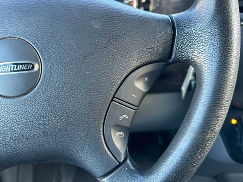 Used 2016 Freightliner Sprinter 2500 image 38