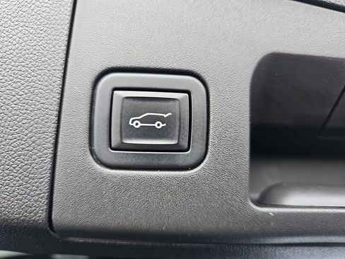 Certified 2022 Cadillac XT4 Sport w/ Enhanced Visibility Package image 13