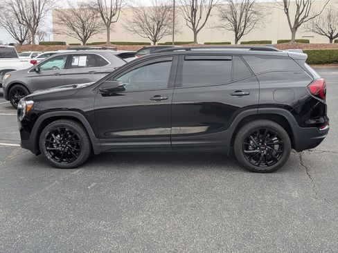 Used 2023 GMC Terrain SLT w/ Infotainment Package II image 6