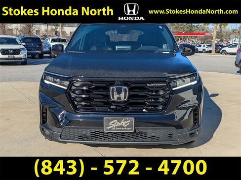 Certified 2025 Honda Pilot Black Edition image 9