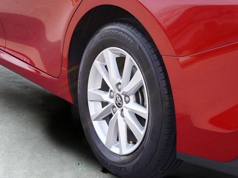 Used 2025 Toyota Camry LE image 9