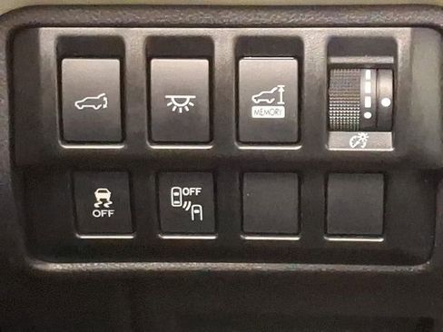 Used 2022 Subaru Ascent Limited w/ Technology Package image 27