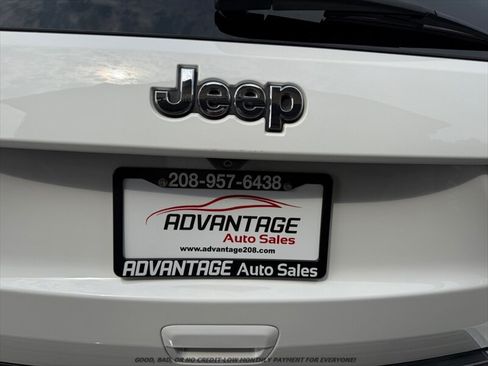 Used 2014 Jeep Grand Cherokee Overland AWD/4WD image 34