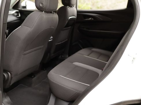 Used 2025 Chevrolet TrailBlazer LT FWD image 23
