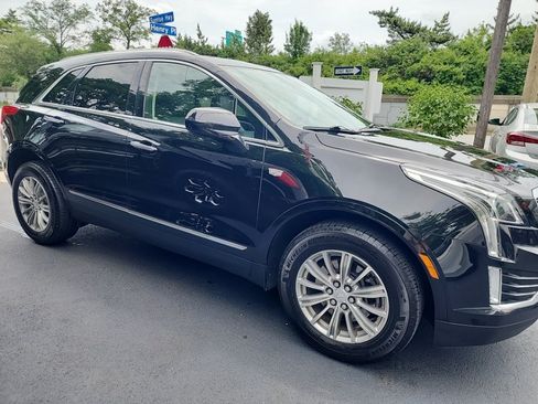 Used 2017 Cadillac XT5 Luxury w/ Driver Awareness Package AWD/4WD image 9