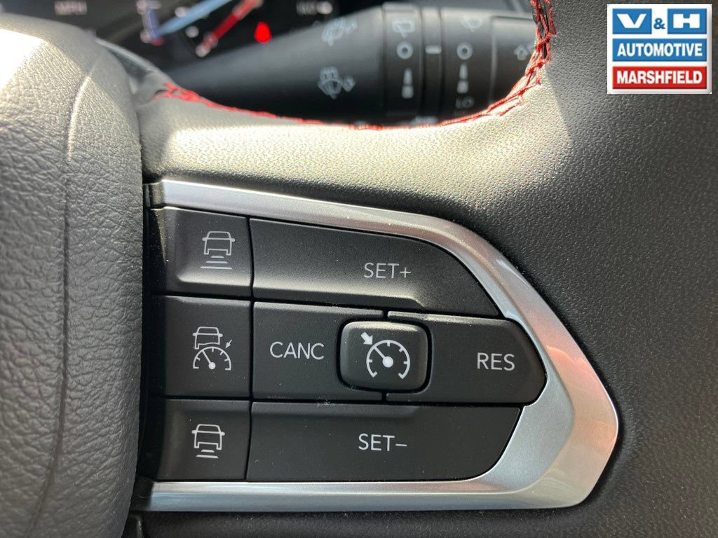 Used 2025 Jeep Compass Trailhawk AWD/4WD image 7