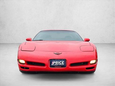 Used 2002 Chevrolet Corvette Coupe w/ Preferred Equipment Group2 RWD image 2