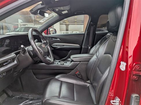 Used 2024 Cadillac XT4 Premium Luxury image 15