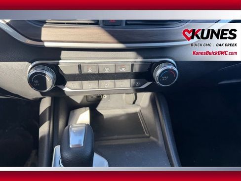 Used 2025 Nissan Altima 2.5 SV image 17