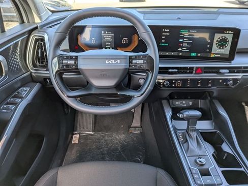 New 2026 Kia Sorento LX FWD image 18