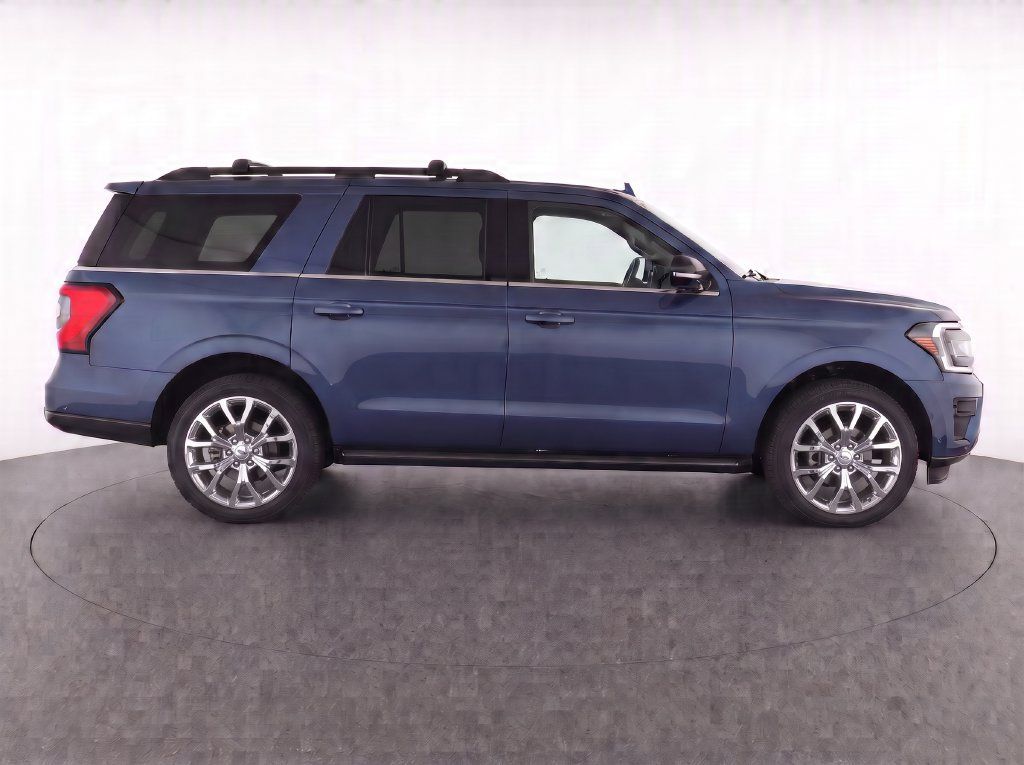 Used 2019 Ford Expedition Limited w/ Equipment Group 303A AWD/4WD image 9