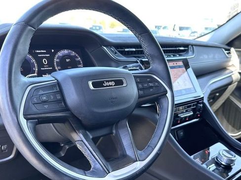 Used 2022 Jeep Grand Cherokee L Limited w/ Black Appearance Package image 12