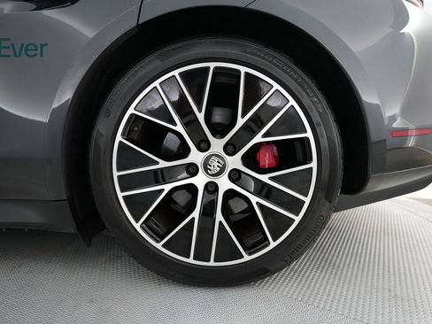 Used 2021 Porsche Taycan 4S image 18