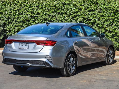 Used 2023 Kia Forte LXS FWD image 5