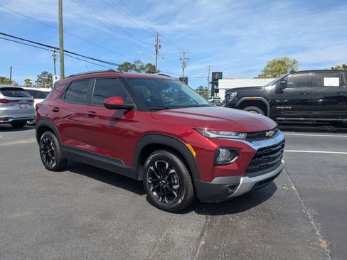 Used 2023 Chevrolet TrailBlazer LT w/ Convenience Package image 2