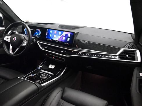 Used 2025 BMW ALPINA XB7 AWD/4WD image 17
