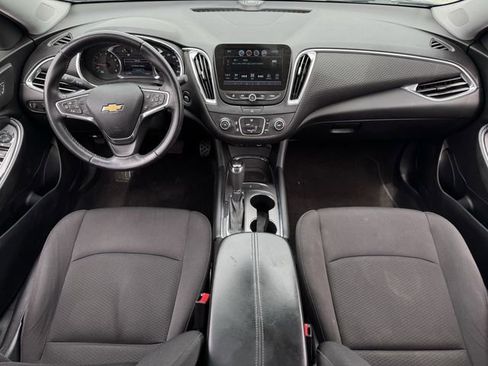 Used 2017 Chevrolet Malibu LT FWD image 11