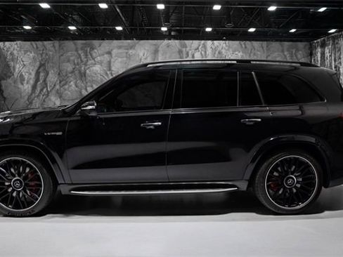 Used 2024 Mercedes-Benz GLS 63 AMG 4MATIC image 25