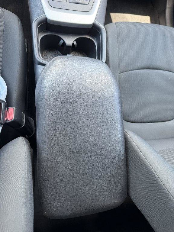 Used 2019 Toyota RAV4 LE FWD image 30