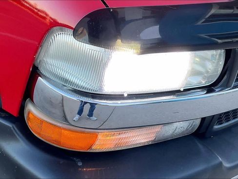 Used 2002 Chevrolet Silverado 2500 LT image 26