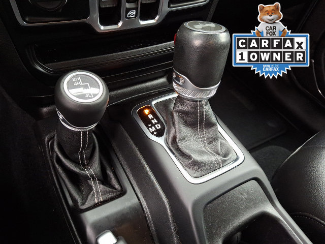Used 2022 Jeep Wrangler Unlimited Sahara w/ LED Lighting Group AWD/4WD image 17
