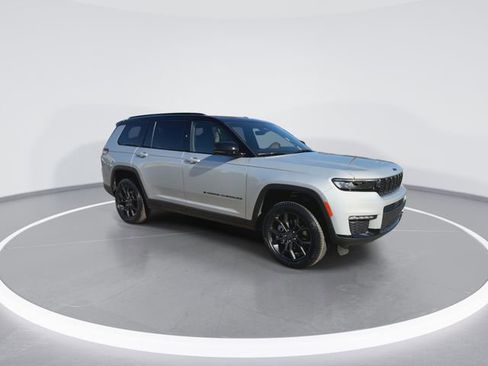 New 2025 Jeep Grand Cherokee L Limited AWD/4WD image 2