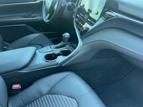 Used 2024 Toyota Camry SE w/ Convenience Package FWD image 18