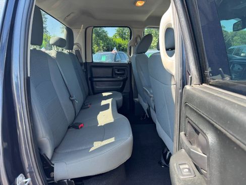 Used 2018 RAM 1500 ST w/ SXT Appearance Group AWD/4WD image 17