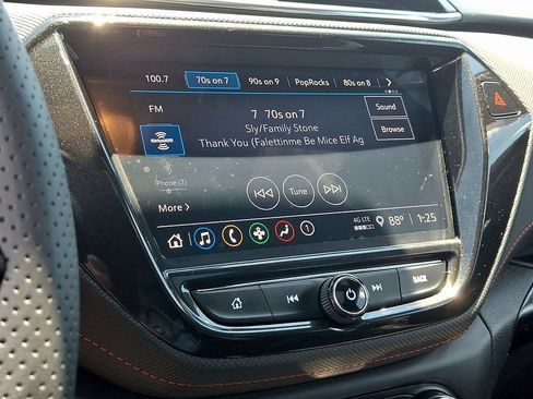 Used 2022 Chevrolet TrailBlazer RS w/ Sun and Liftgate Package AWD/4WD image 17