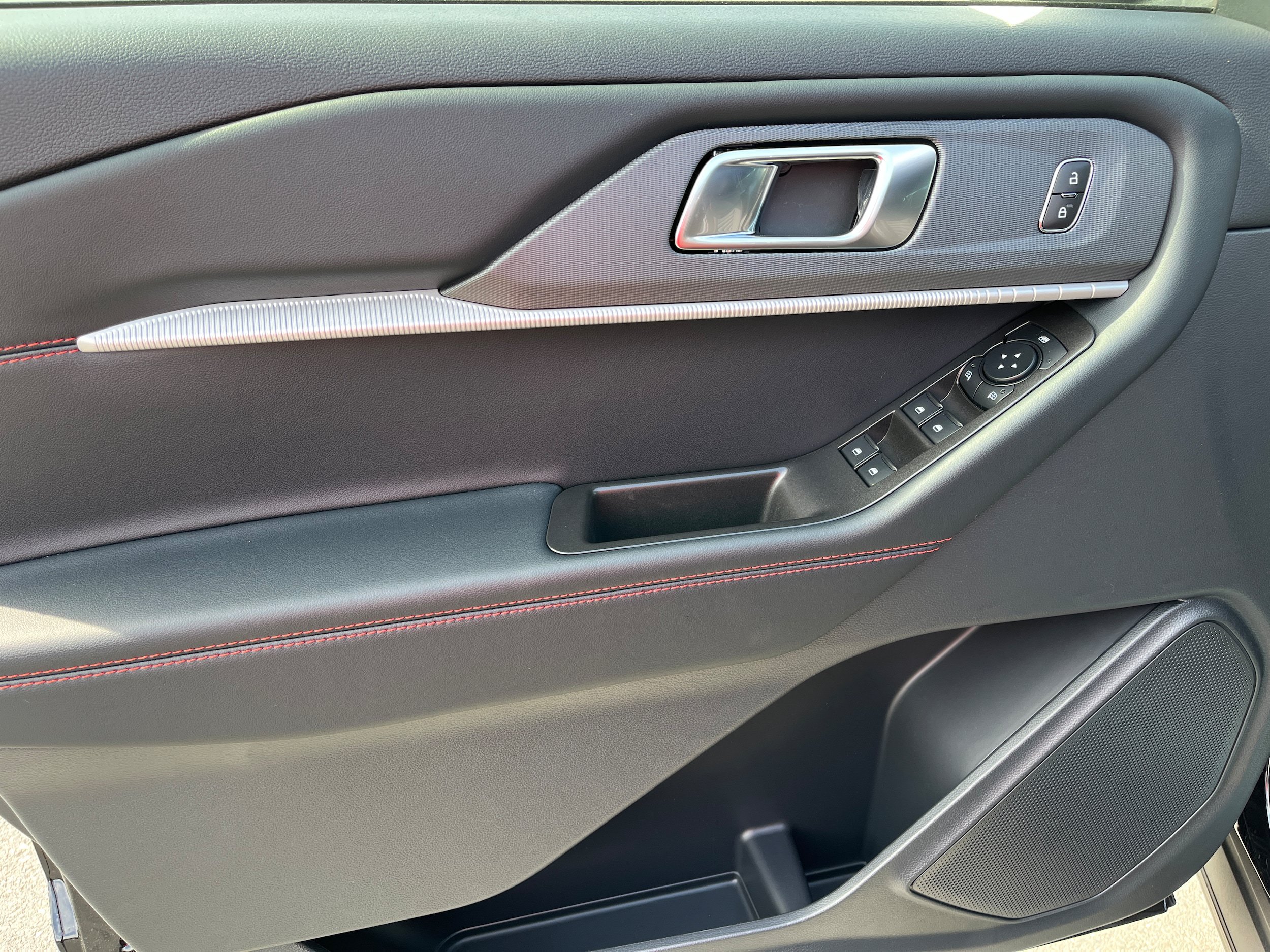 New 2027 Ford Explorer ST-Line AWD/4WD image 15