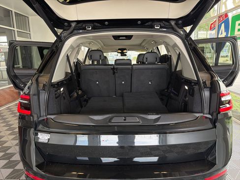Used 2024 BMW X7 xDrive40i image 11