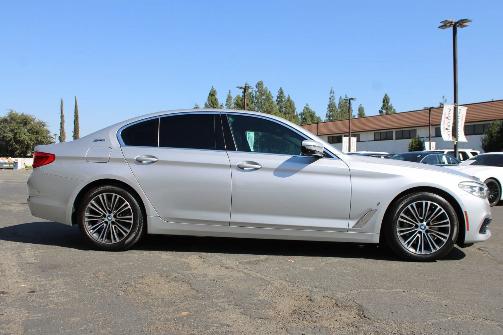 Used 2019 BMW 530e w/ Premium Package RWD image 42