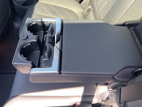 Used 2024 BMW X7 xDrive40i image 25