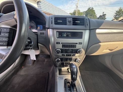 Used 2011 Ford Fusion Hybrid FWD image 46