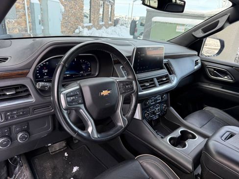 Used 2023 Chevrolet Suburban Premier image 9
