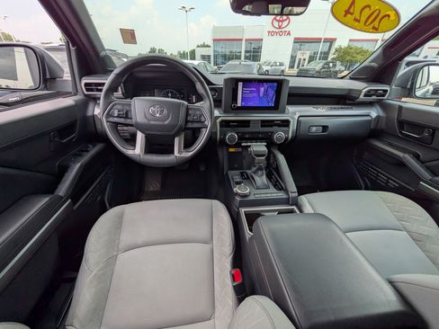 Certified 2024 Toyota Tacoma SR5 AWD/4WD image 14