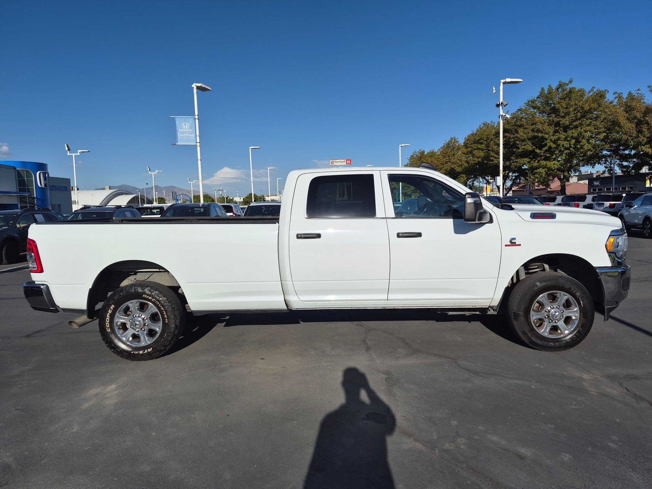 Used 2024 RAM 3500 Tradesman w/ Chrome Appearance Group AWD/4WD image 2