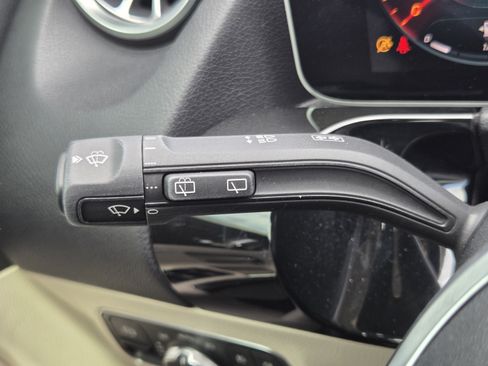 Used 2021 Mercedes-Benz GLA 250 4MATIC image 18