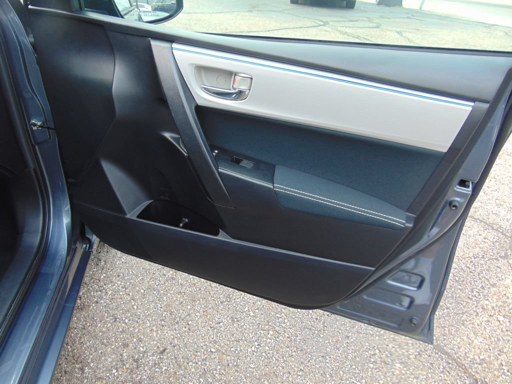 Used 2014 Toyota Corolla LE FWD image 21