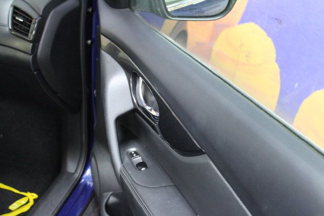 Used 2017 Nissan Rogue SV FWD image 11