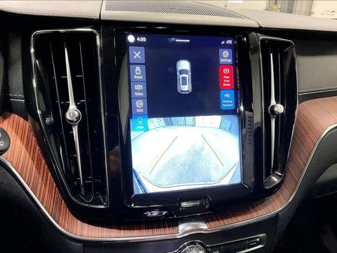 Used 2023 Volvo XC60 T8 Ultimate image 14