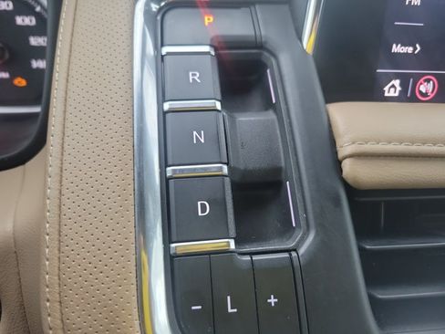 Used 2021 Chevrolet Tahoe Premier RWD image 31
