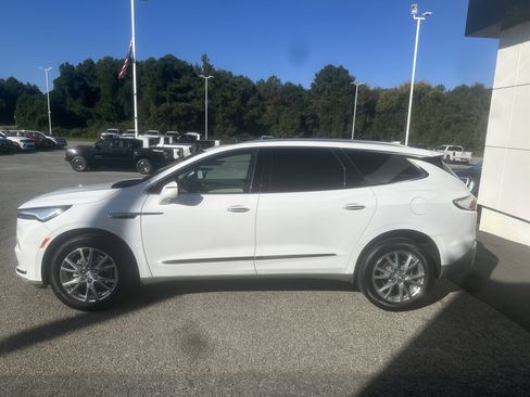 Used 2022 Buick Enclave Essence w/ Experience Buick Package image 2