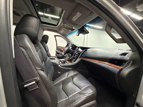 Used 2016 Cadillac Escalade Premium AWD/4WD image 39