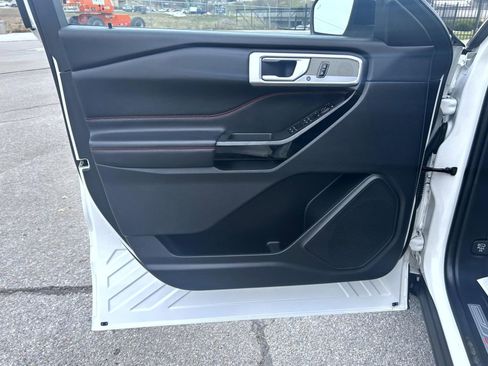 Used 2023 Ford Explorer ST-Line w/ Class IV Trailer Tow Package image 9