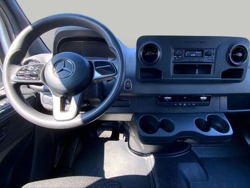 Used 2022 Mercedes-Benz Sprinter 2500 image 6
