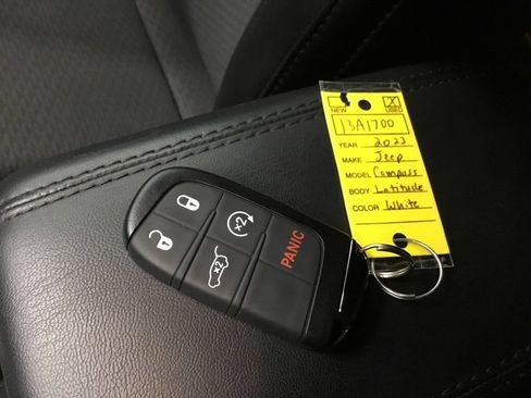 Used 2023 Jeep Compass Latitude w/ Convenience Group AWD/4WD image 29