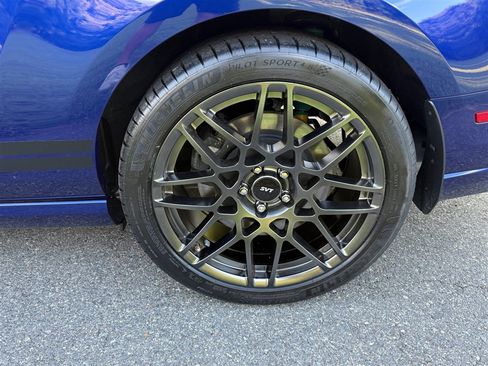 Used 2014 Ford Mustang Shelby GT500 w/ Equipment Group 821A RWD image 21