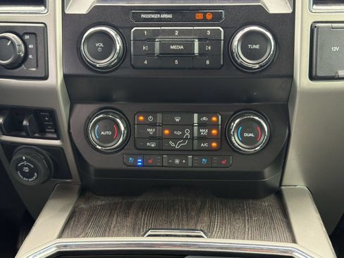 Used 2021 Ford F350 Lariat w/ Lariat Ultimate Package AWD/4WD image 20