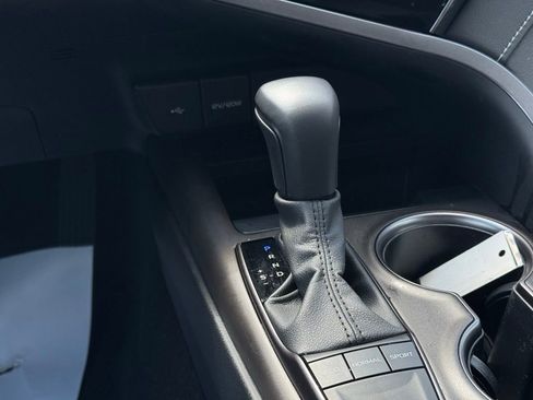 Certified 2023 Toyota Camry SE w/ Convenience Package image 36